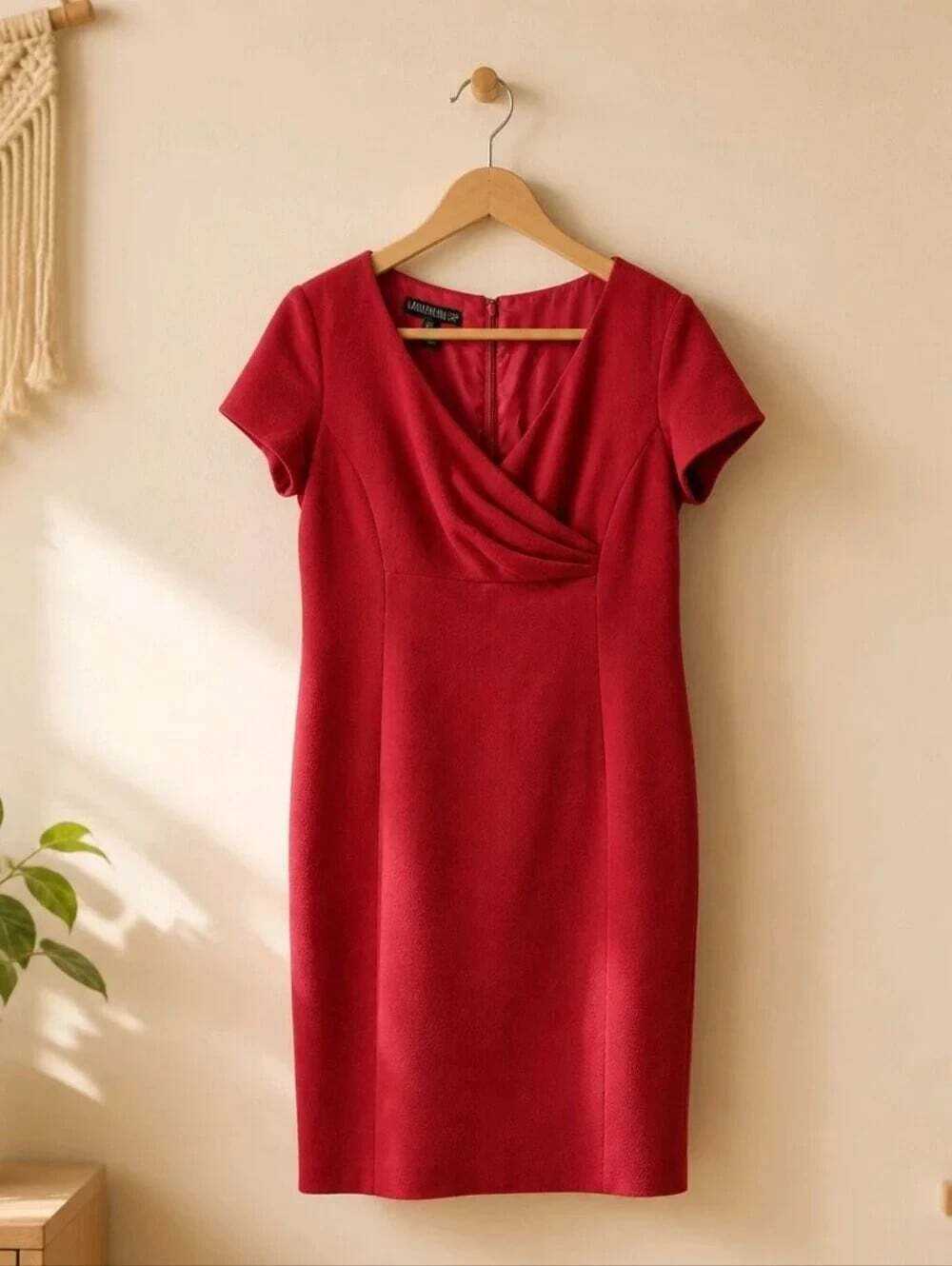 Lafayette 148 Luxurious Classic Red Wool Sheath Dress with V-Neck Short Sleeves